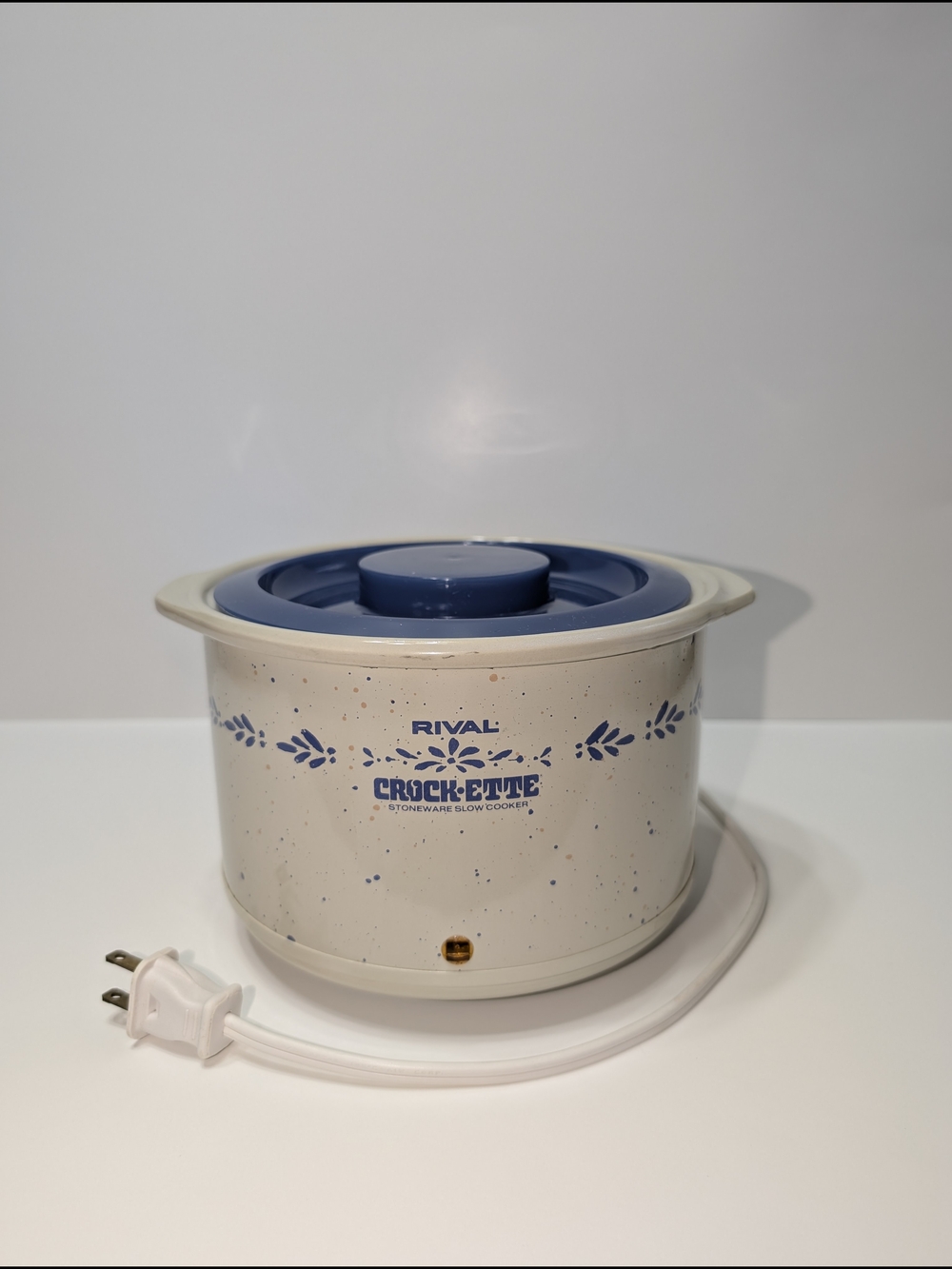 Vintage Rival Crock-Ette Stoneware Slow Cooker 1 Qt Model 3205 Beige/Blue 47W